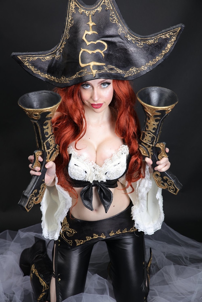 Lucy Lein – Miss Fortune photo 1-0