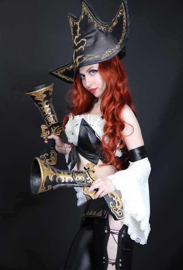 Lucy Lein – Miss Fortune photo 1-11