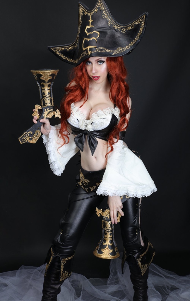 Lucy Lein – Miss Fortune photo 1-15