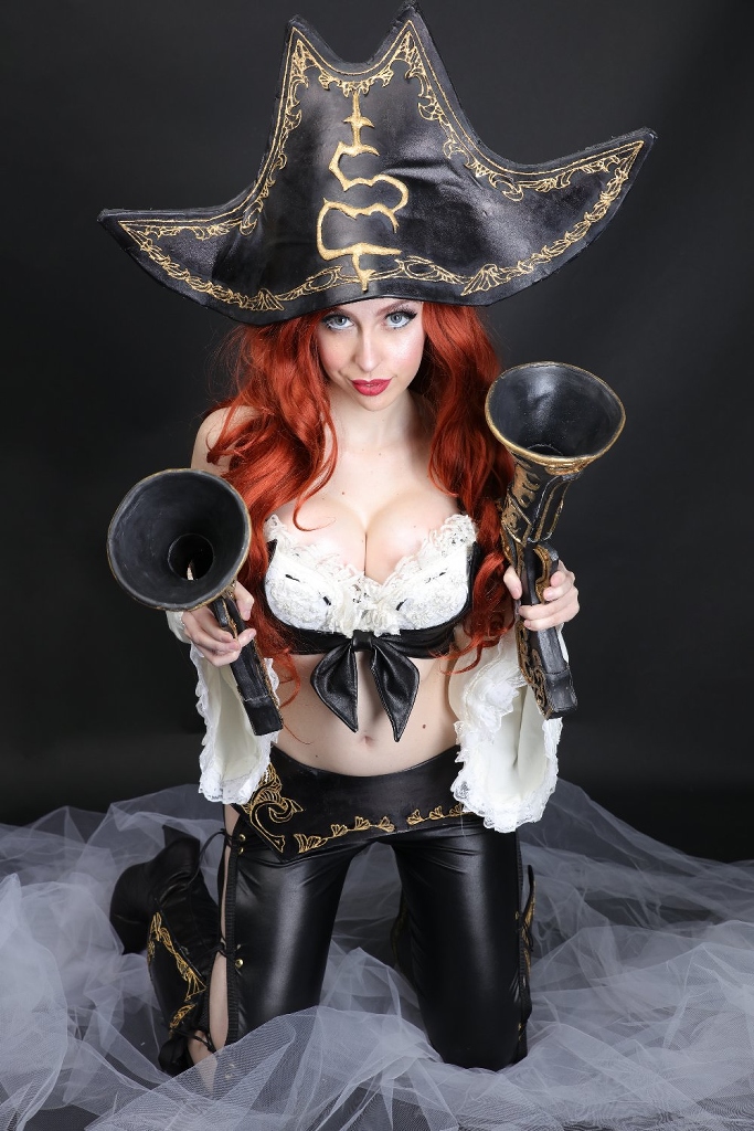 Lucy Lein – Miss Fortune photo 1-1