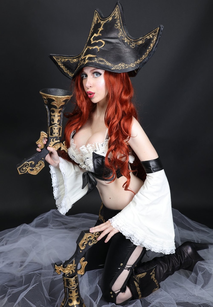 Lucy Lein – Miss Fortune photo 1-2