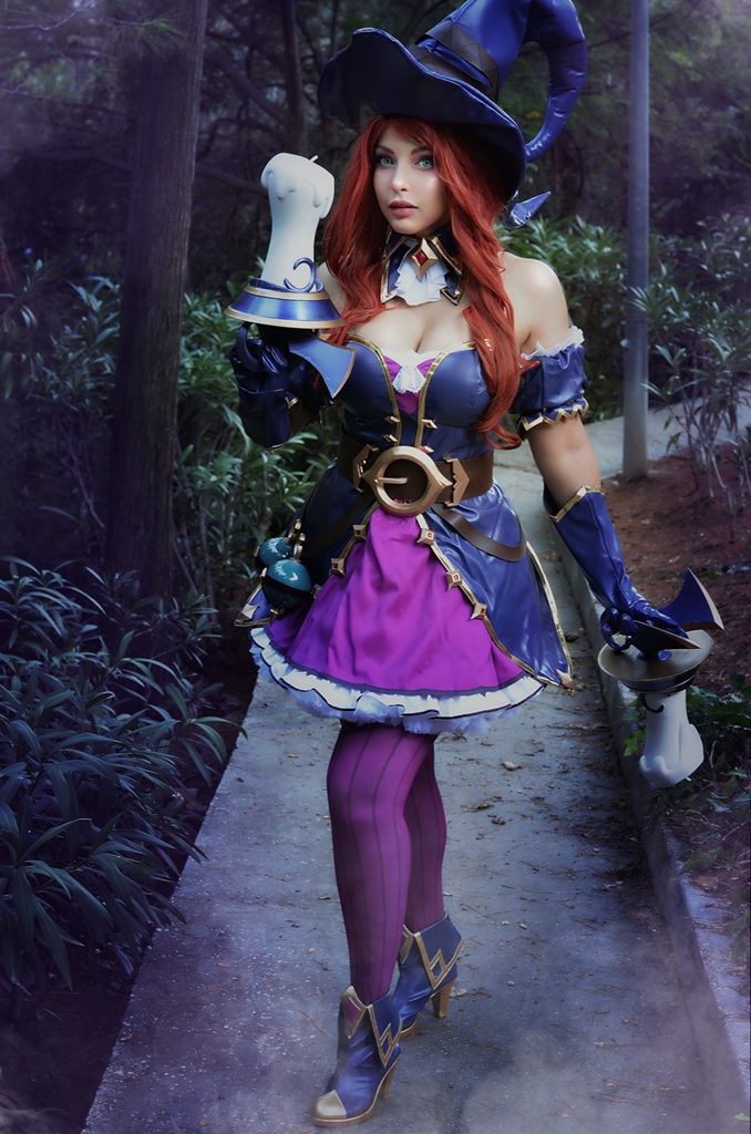 Shermie – Bewitching Miss Fortune photo 1-8