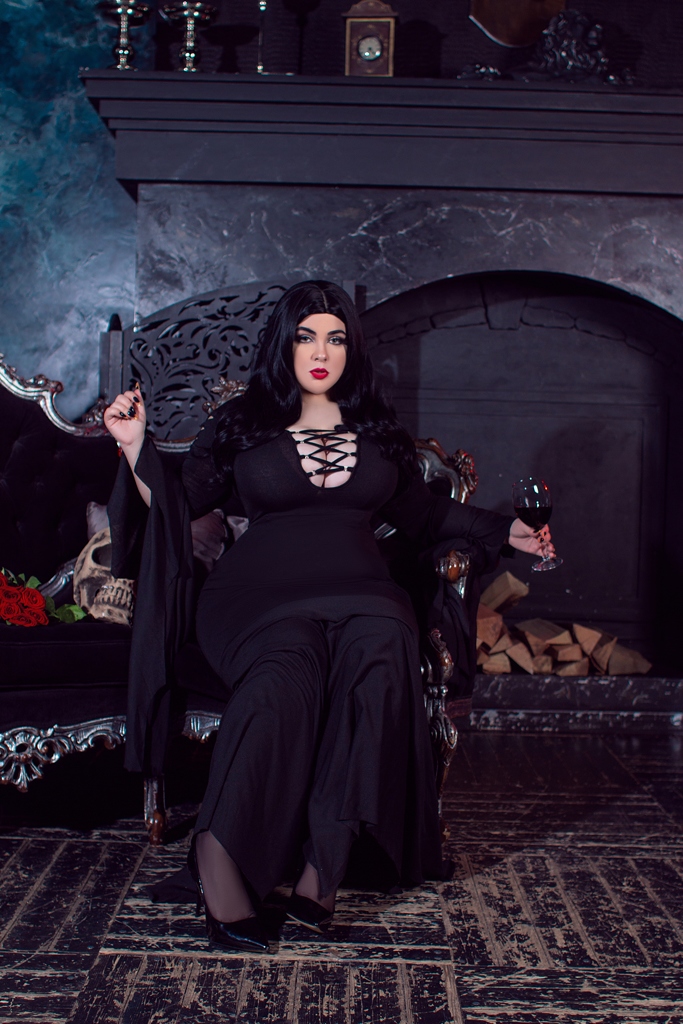 Marie Bunny – Morticia Addams photo 1-1