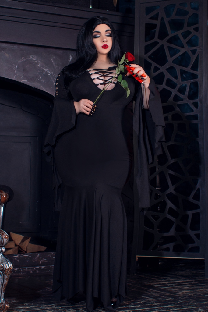 Marie Bunny – Morticia Addams photo 1-4