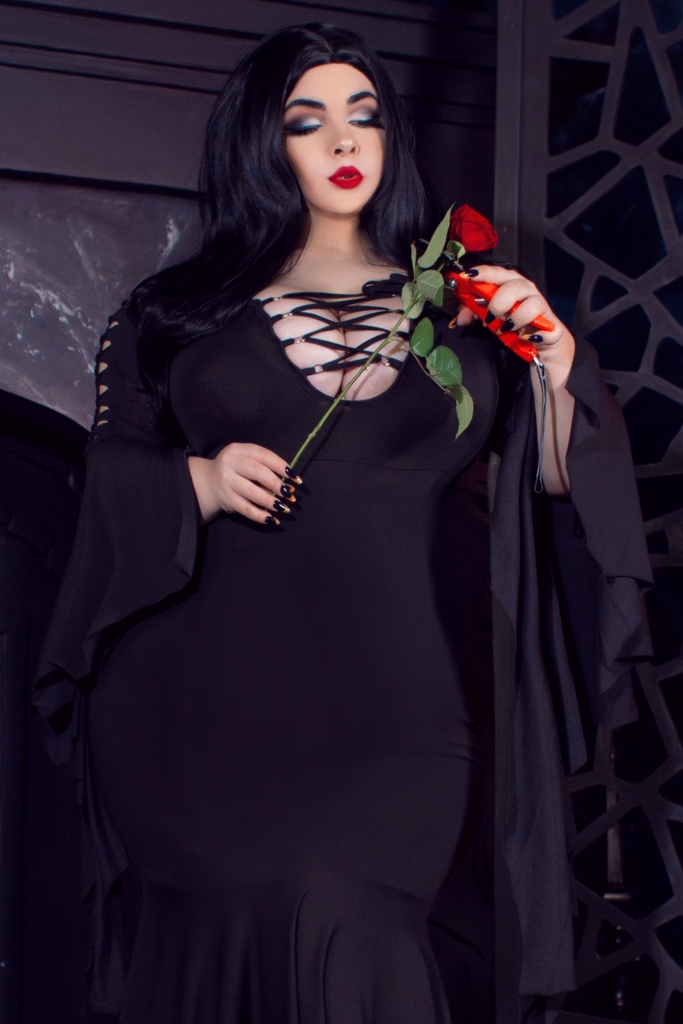 Marie Bunny – Morticia Addams photo 1-5