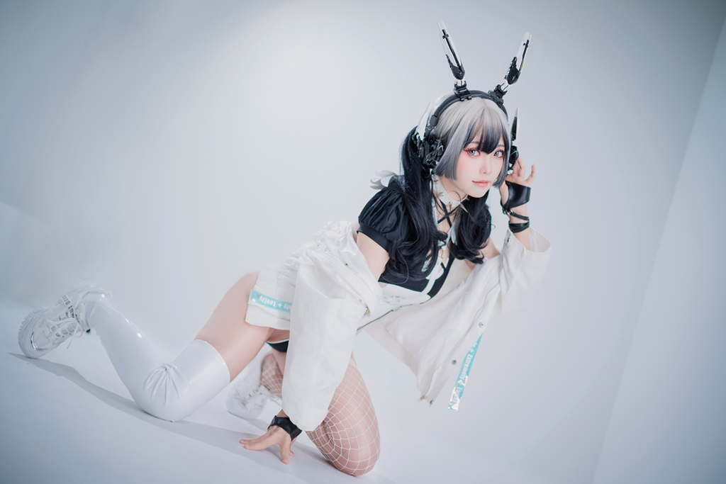 Ely – Cyber Girl Blanche photo 1-9