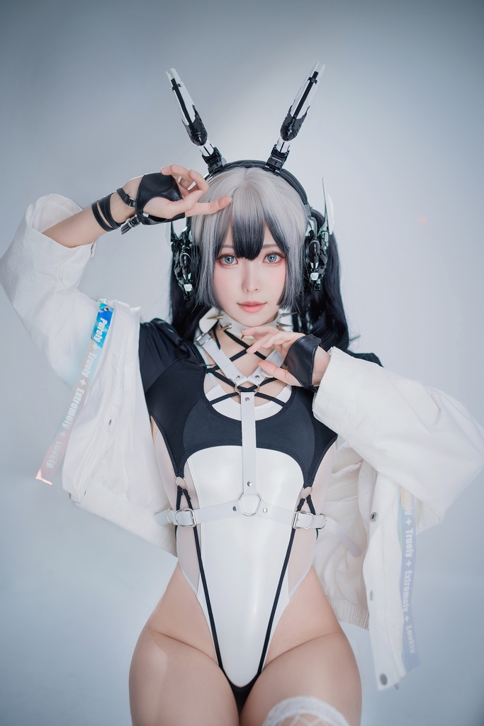 Ely – Cyber Girl Blanche photo 2-10