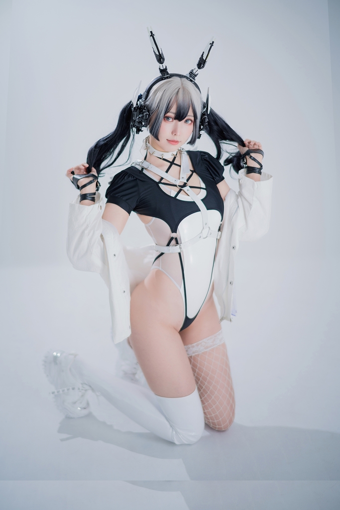 Ely – Cyber Girl Blanche photo 1-8
