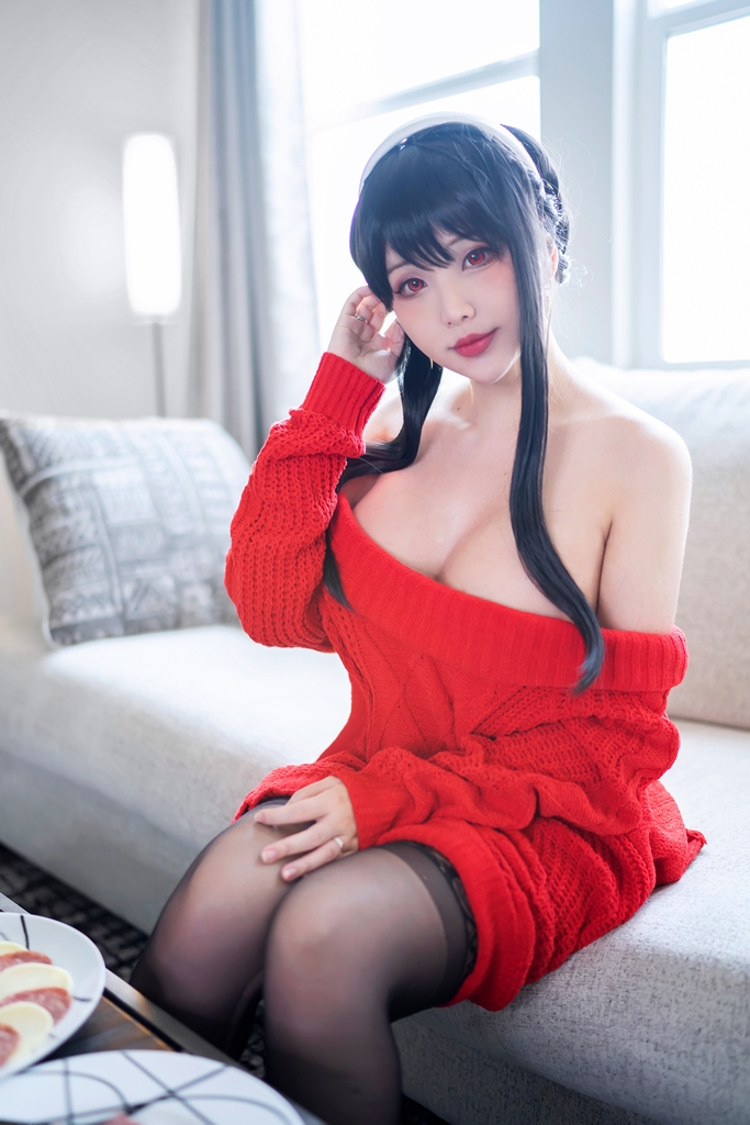 Hana Bunny – Yor Forger Red Sweater photo 1-3