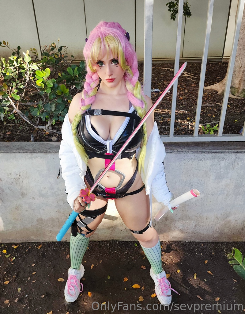 Seviria – Mitsuri Kanroji Sexy Cosplay