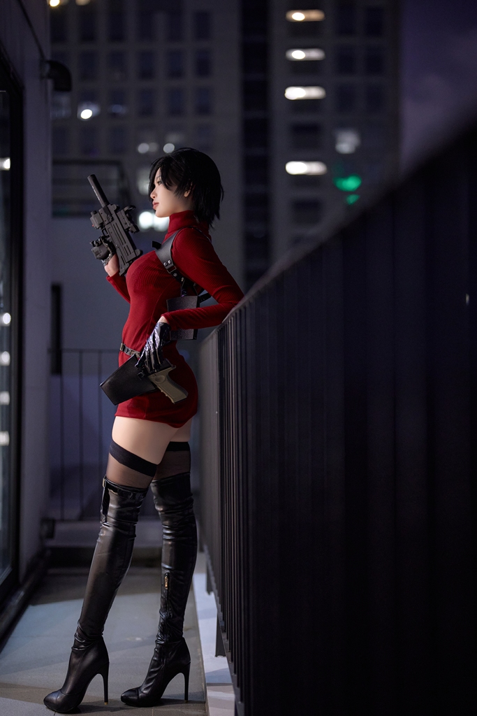 ZinieQ – Ada Wong Sexy Cosplay