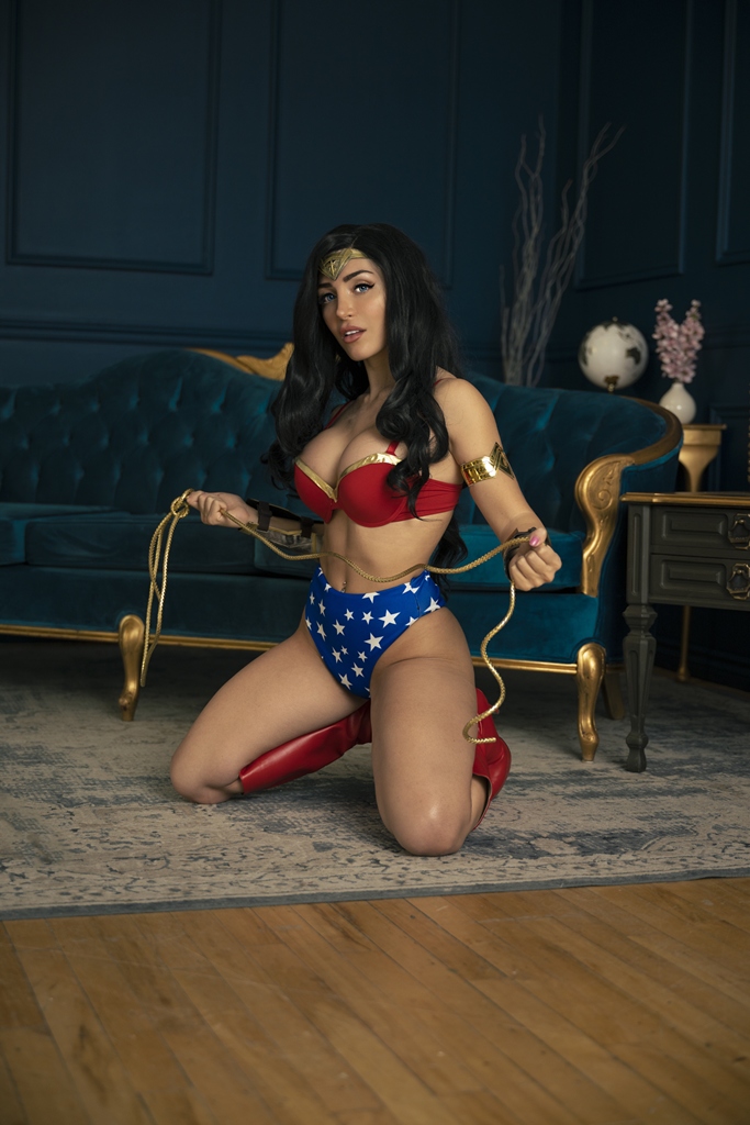 Lisa Mancini – Wonder Woman (mitaku.net) photo 1-10