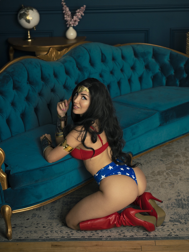 Lisa Mancini – Wonder Woman (mitaku.net) photo 1-12