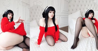Alice Cosplay Yor Forger Red Sweater Cover