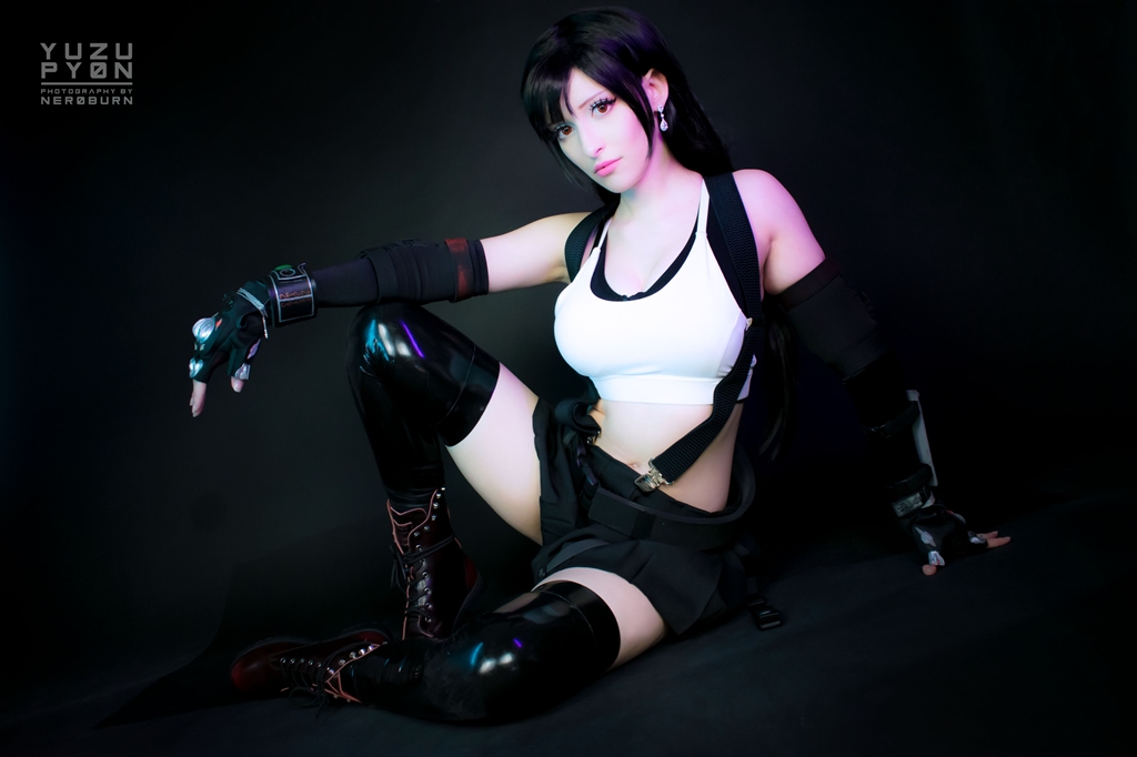 Yuzu Pyon – Tifa Sexy Cosplay