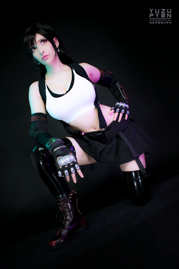 Yuzu Pyon – Tifa Sexy Cosplay