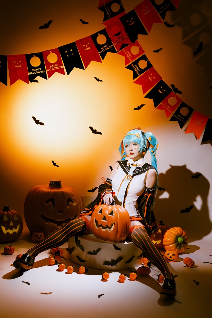 Hoshilily 星之迟迟 – Hatsune Miku Halloween Sexy Cosplay