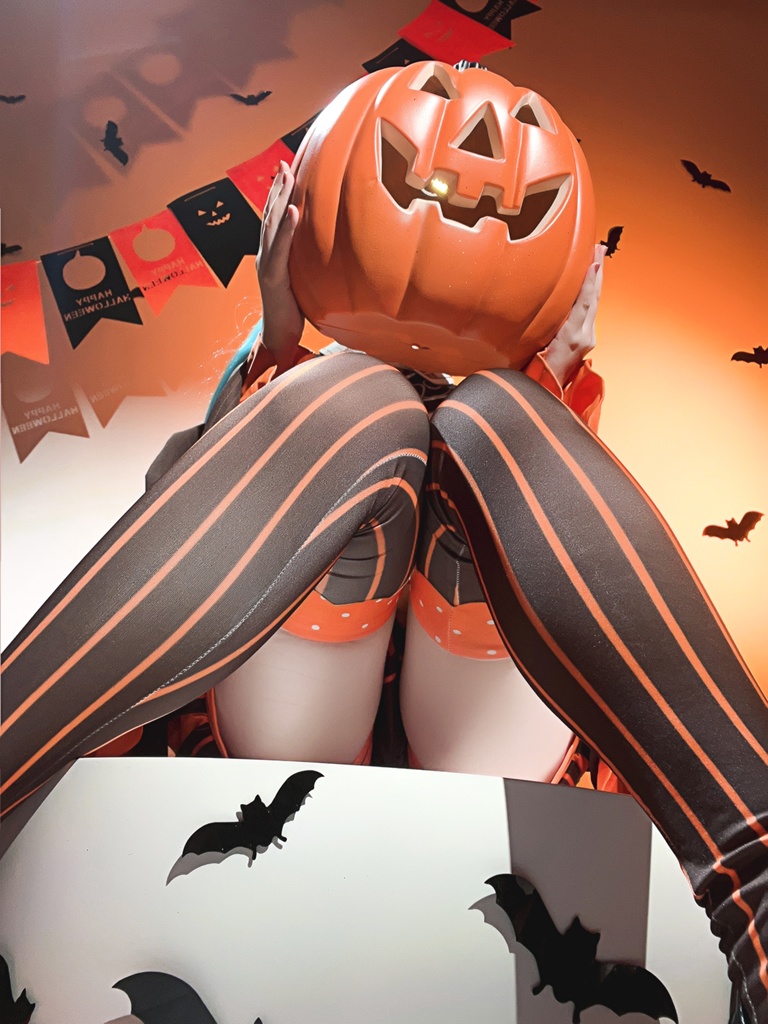 Hoshilily 星之迟迟 – Hatsune Miku Halloween Sexy Cosplay