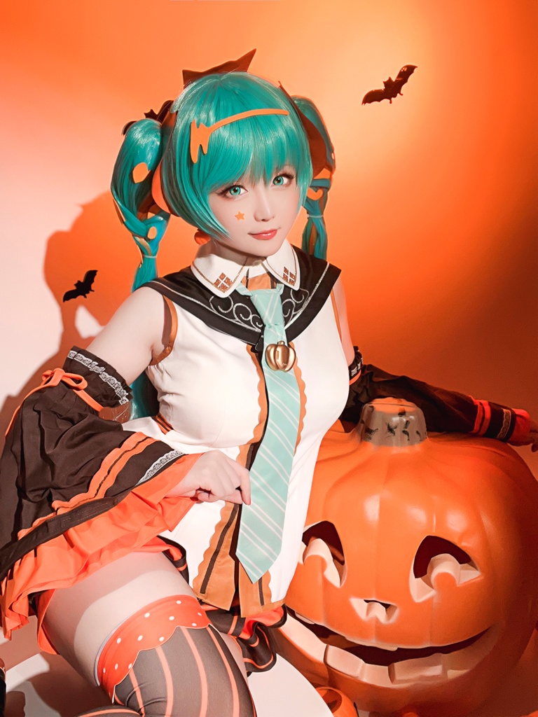 Hoshilily 星之迟迟 – Hatsune Miku Halloween Sexy Cosplay