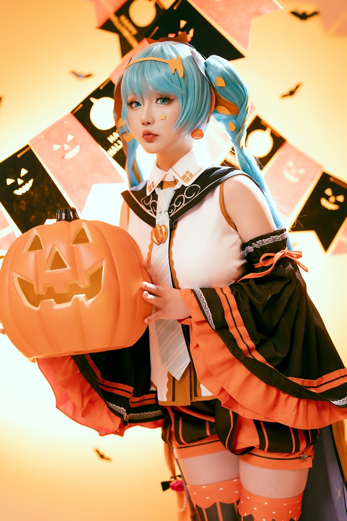 Hoshilily 星之迟迟 – Hatsune Miku Halloween Sexy Cosplay