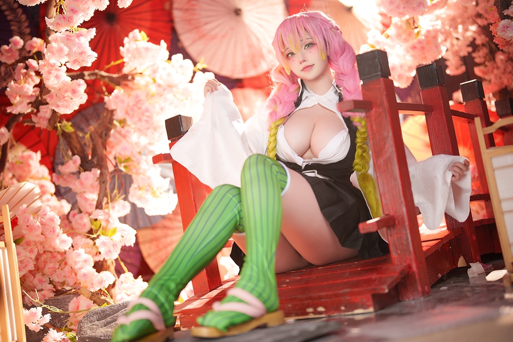 Takomayuyi 菌烨 – Mitsuri Kanroji Sexy Cosplay