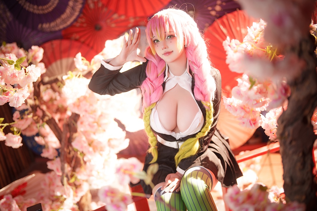 Takomayuyi 菌烨 – Mitsuri Kanroji Sexy Cosplay