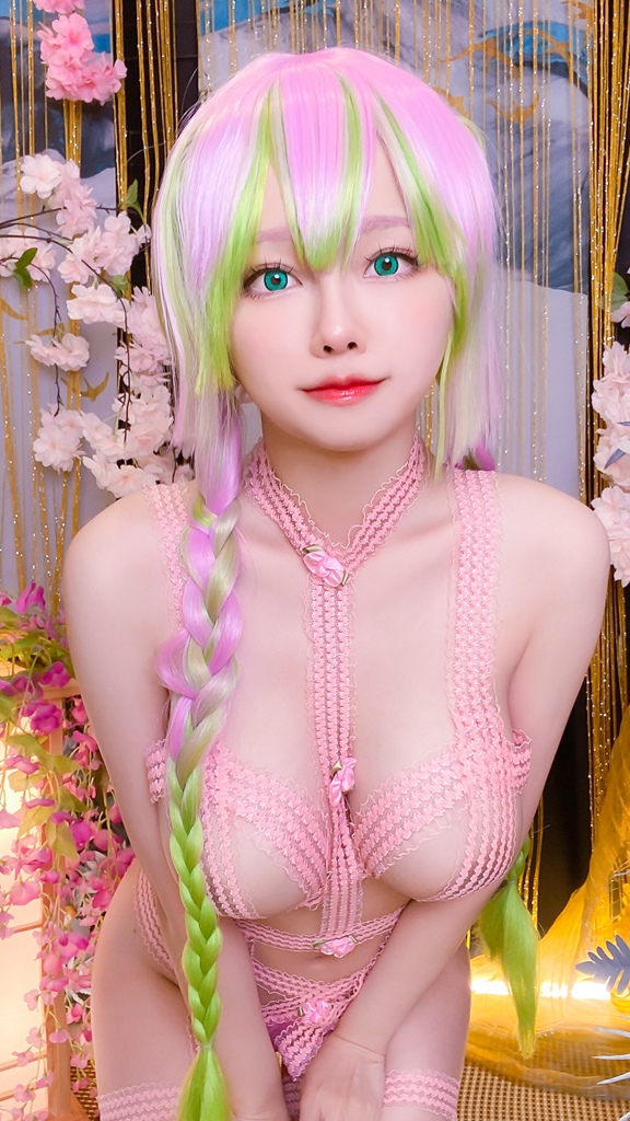 Arty Huang – Mitsuri Kanroji Sexy Cosplay