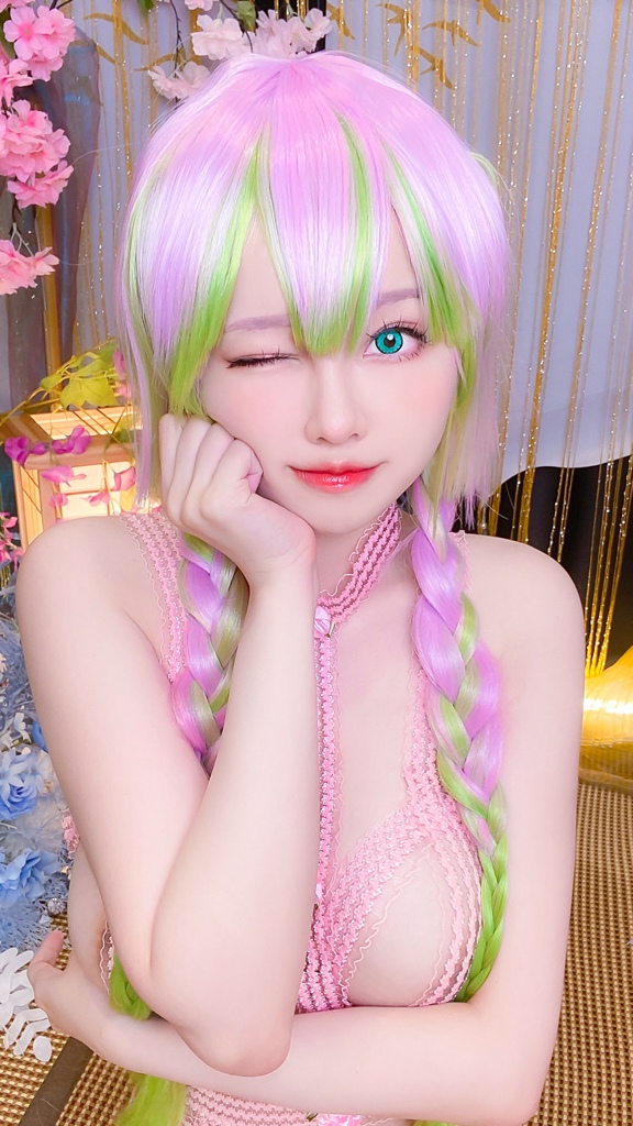 Arty Huang – Mitsuri Kanroji Sexy Cosplay