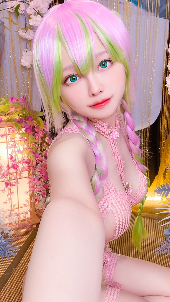 Arty Huang – Mitsuri Kanroji Sexy Cosplay