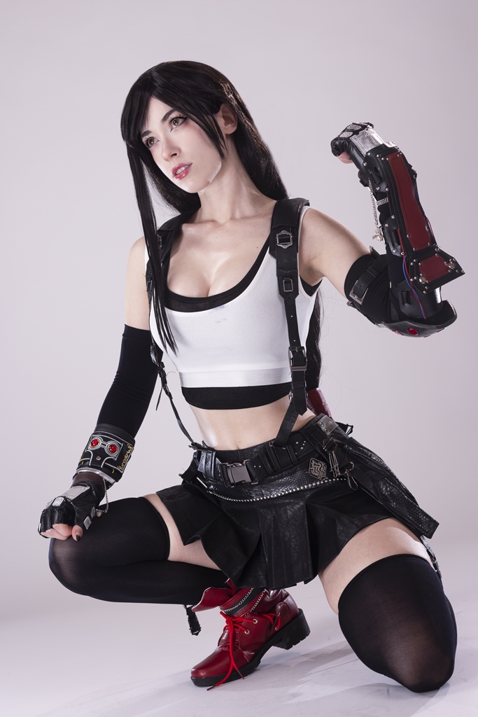 Morgan Le Foy – Tifa Sexy Cosplay