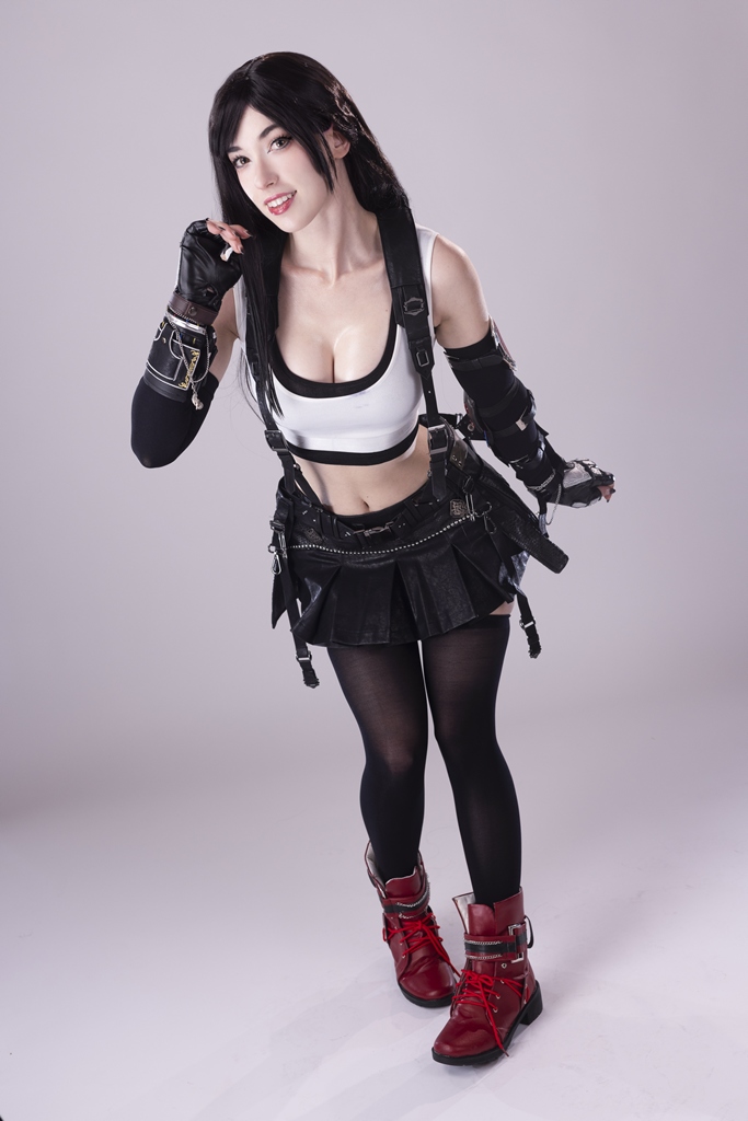 Morgan Le Foy – Tifa Sexy Cosplay