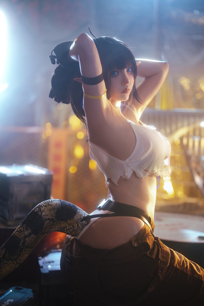 Takomayuyi 菌烨 – Eunectes Forgemaster (Arknights) Sexy Cosplay