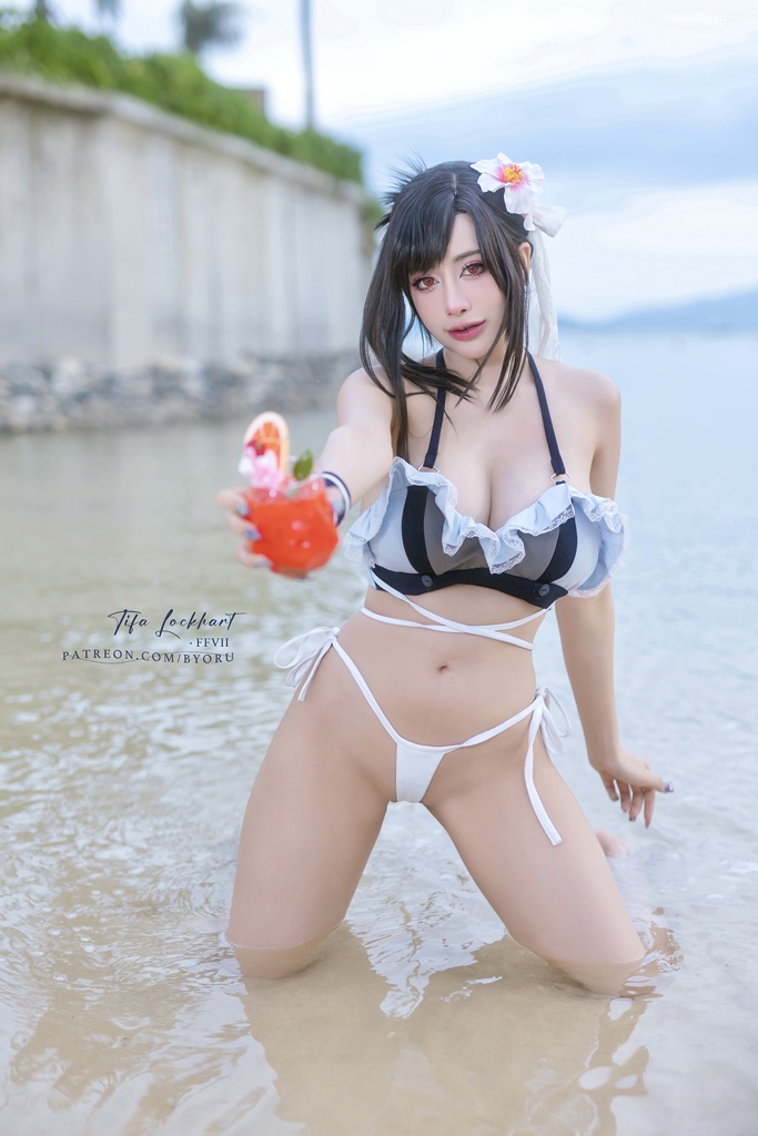 Byoru – Tifa Bikini Sexy Cosplay