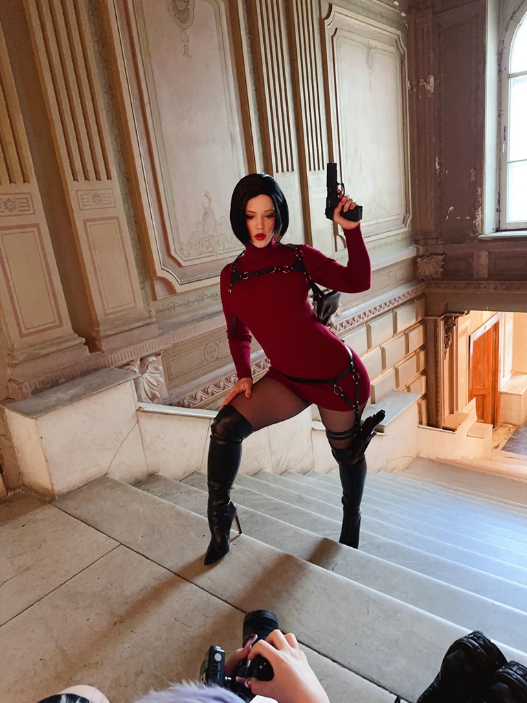 Lada Lyumos – Ada Wong Sexy Cosplay