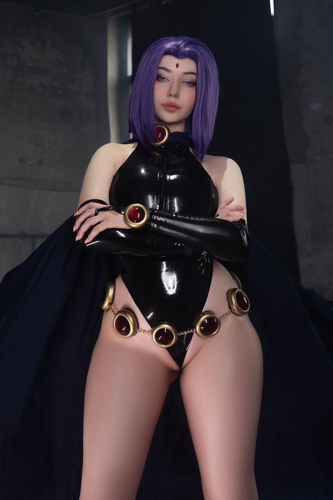 Cosplayer Alina Becker – Raven