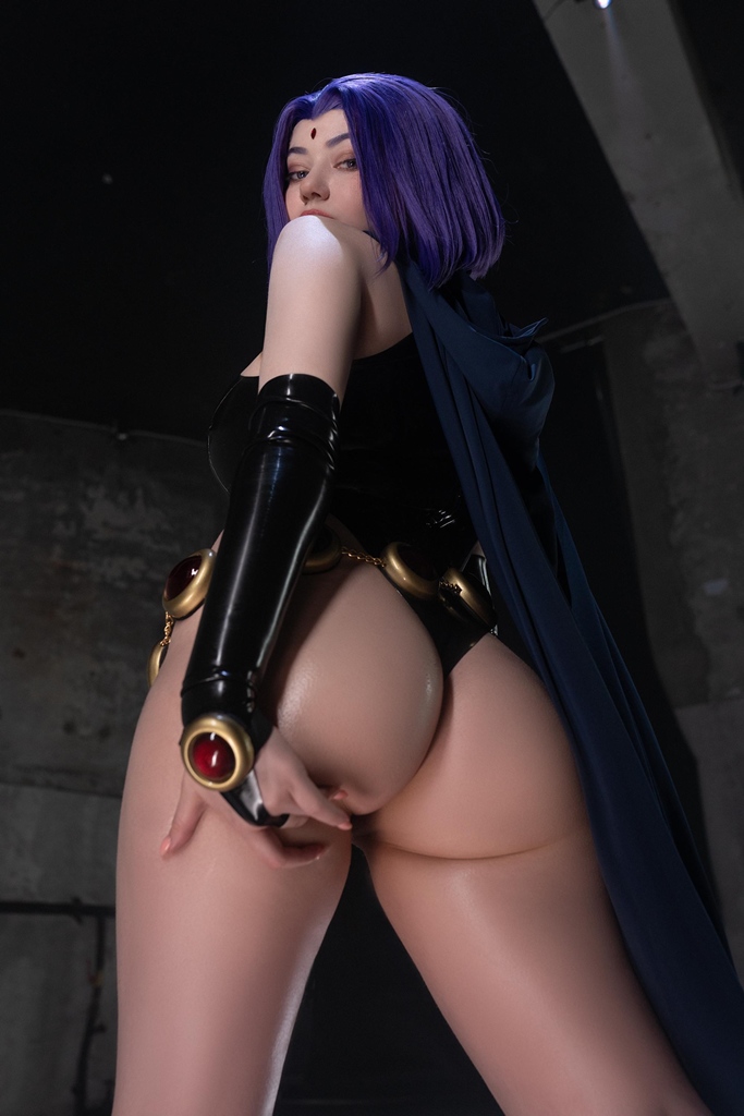 Cosplayer Alina Becker – Raven