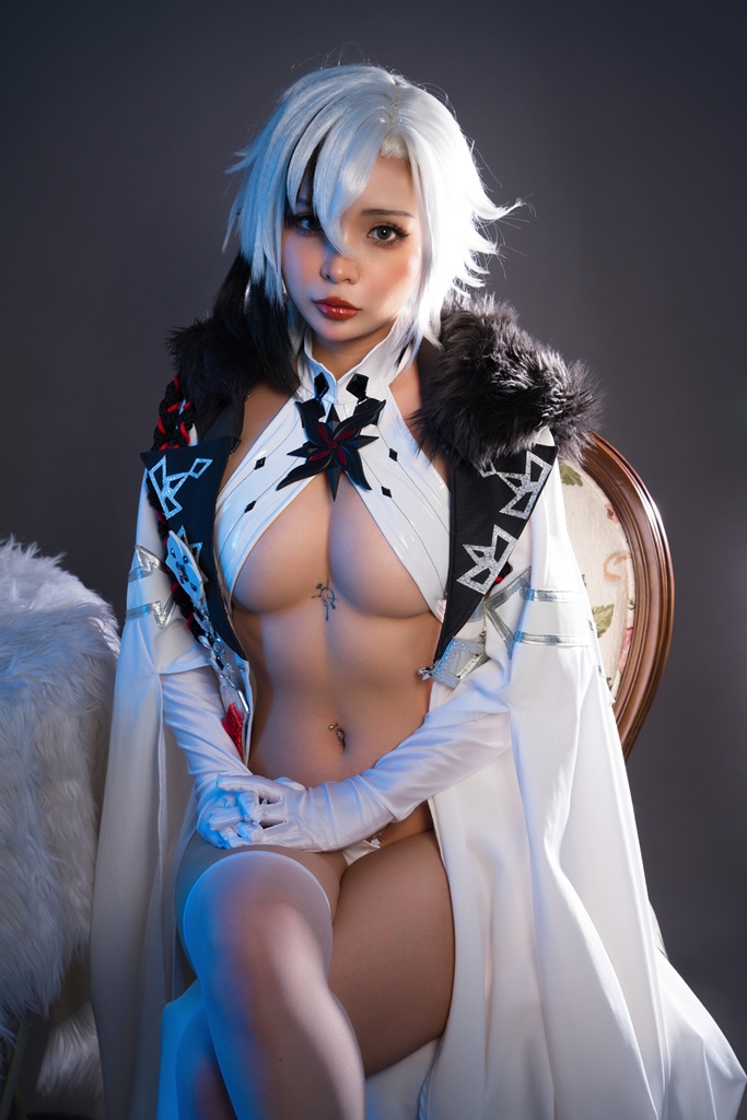 Umeko J – Arlecchino Sexy Cosplay