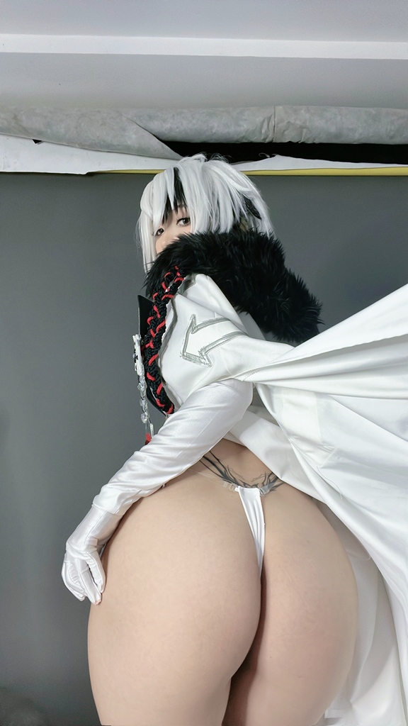 Umeko J – Arlecchino Sexy Cosplay