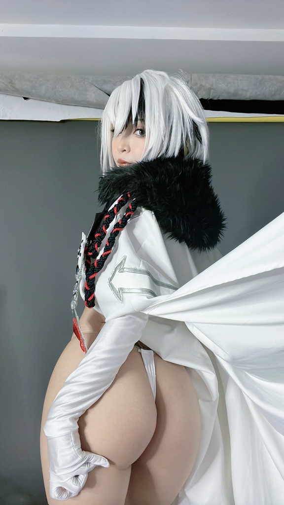 Umeko J – Arlecchino Sexy Cosplay