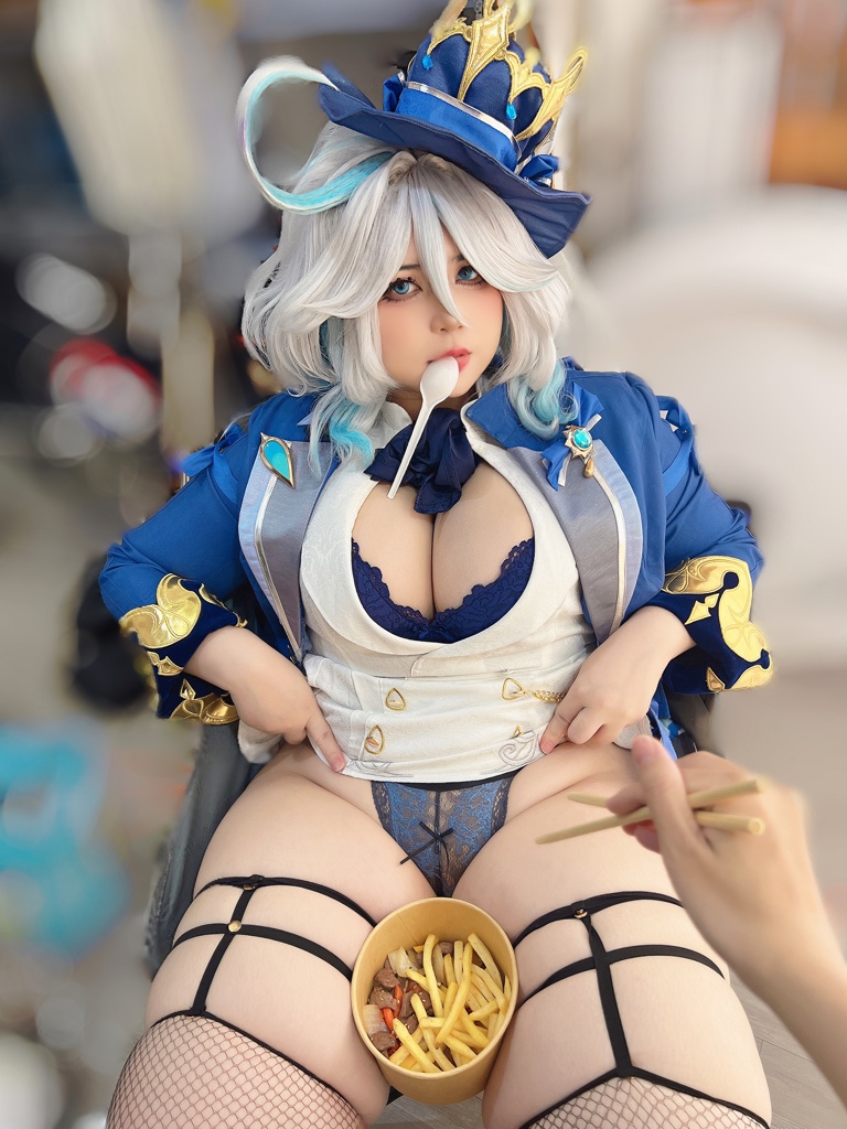 Uy Uy – Furina Sexy Cosplay