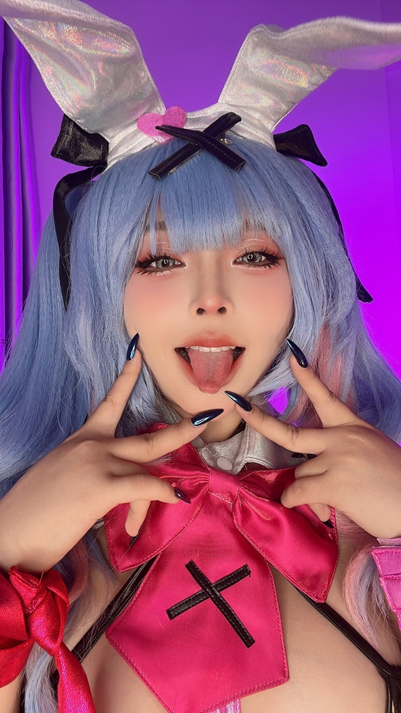 Sayo Momo – Hatsune Miku Rabbit Hole Sexy Cosplay