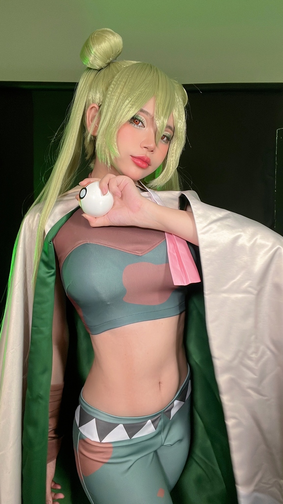 ZinieQ – Hatsune Miku Project Voltage Sexy Cosplay