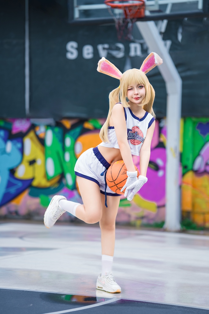 Umeko J - Lola Bunny - Mitaku photo 1-1