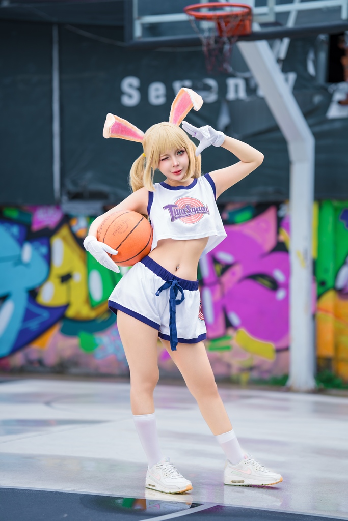 Umeko J - Lola Bunny - Mitaku photo 1-2