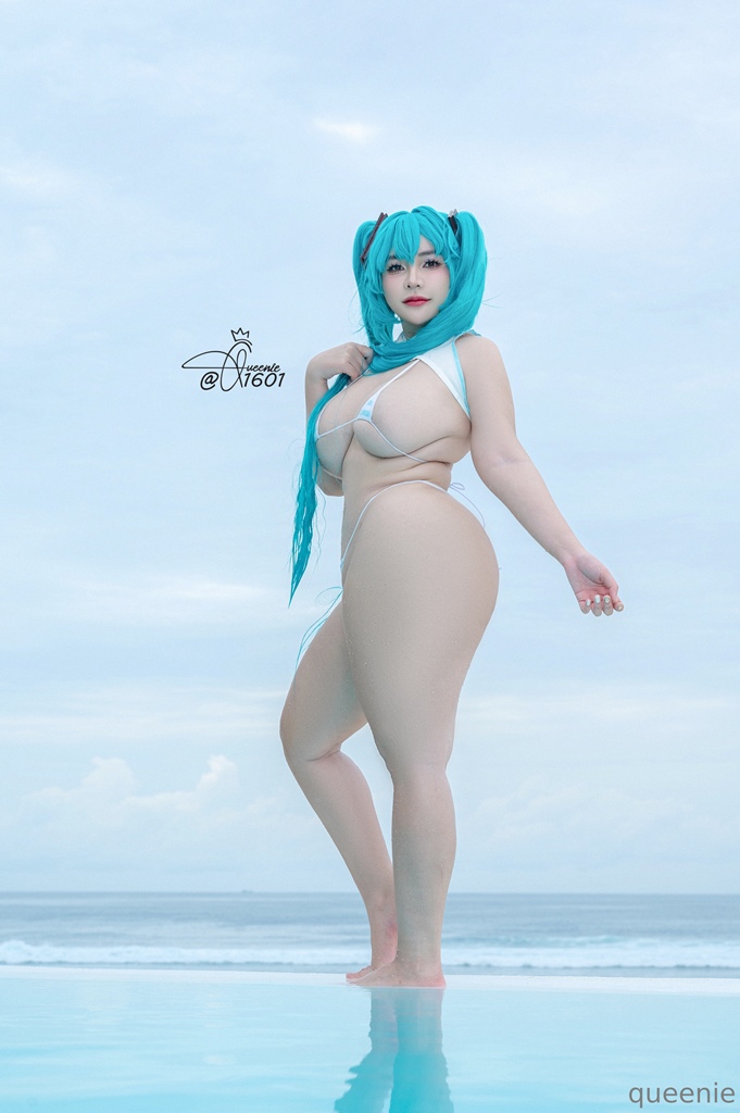 Queenie Chuppy – Hatsune Miku Bikini Sexy Cosplay