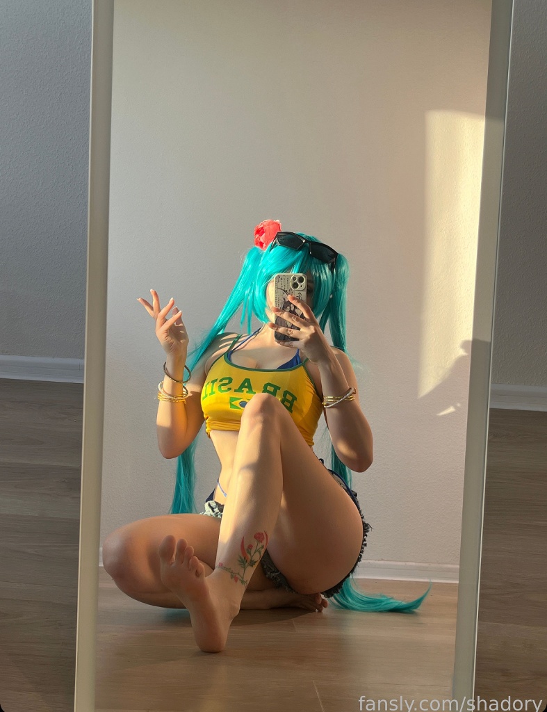 Shadory – Brazilian Miku Sexy Cosplay