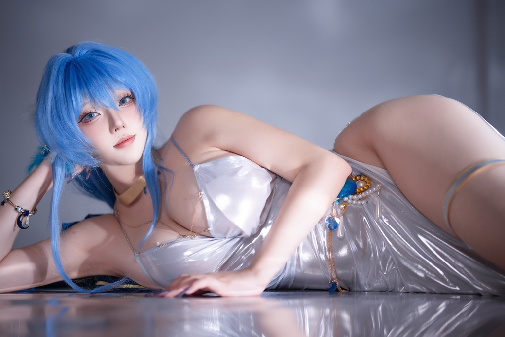 Takomayuyi 菌烨 – Helm (NIKKE) Sexy Cosplay