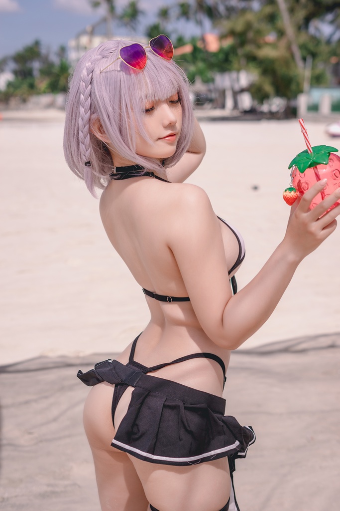 Messie Huang - Shirogane Noel Swimsuit - Mitaku photo 1-1