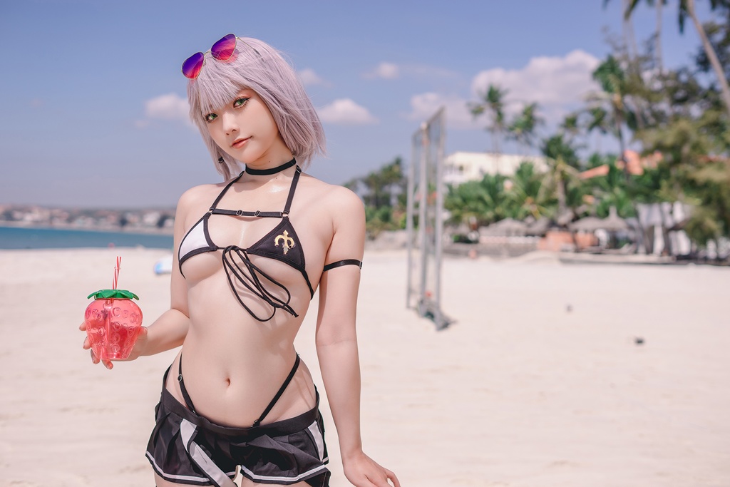 Messie Huang - Shirogane Noel Swimsuit - Mitaku photo 1-3