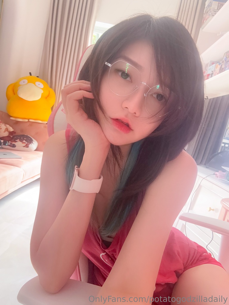 Potato Godzilla OnlyFans Nude Dec 1 31, 2024 Mitaku